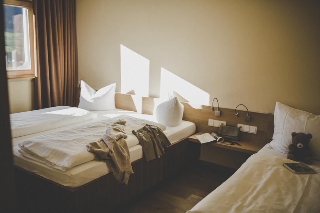 อพาร์ตโฮเต็ล อราเบลลา Hotel เนาดาส ภายนอก รูปภาพ
