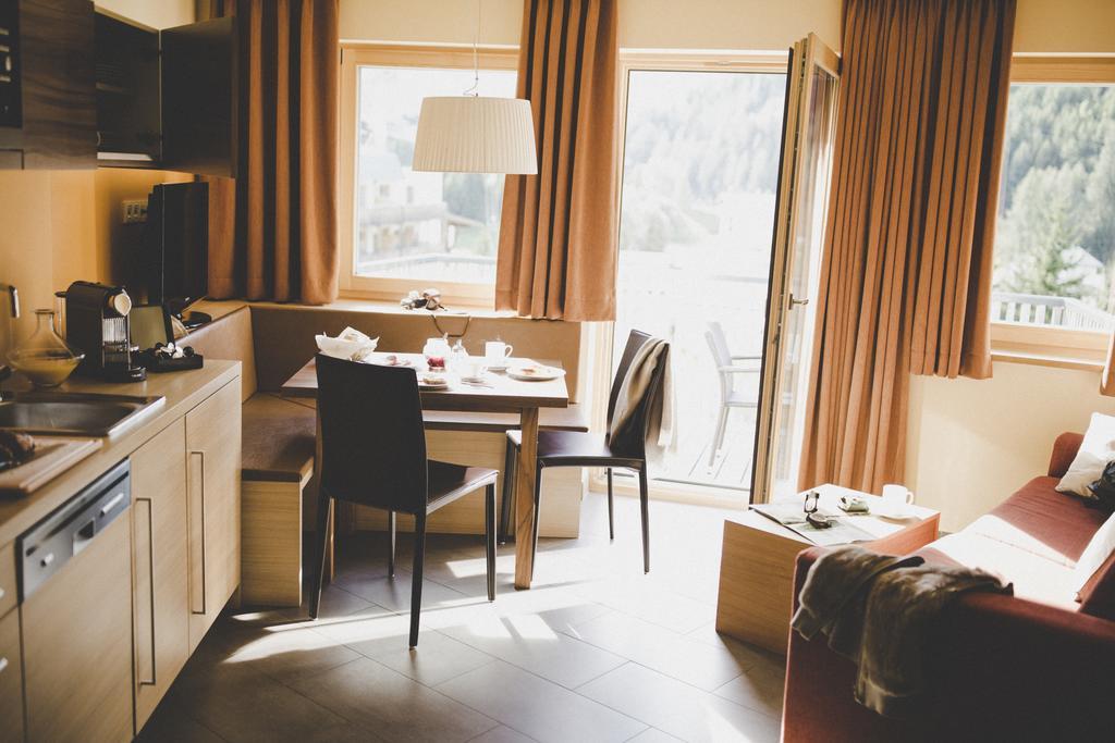 อพาร์ตโฮเต็ล อราเบลลา Hotel เนาดาส ภายนอก รูปภาพ